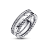 Anillo con pavé y abalorios con logotipo de Pandora Signature